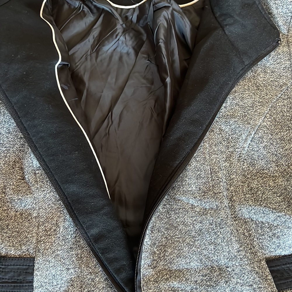 Ladies jacket - Picture 3 of 7